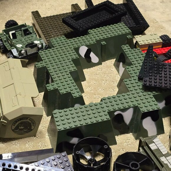 Lego and Compatible with Lego Lot Military Vehicle Parts Green Camo GA159 - Picture 3 of 8
